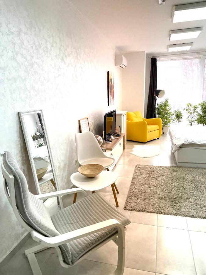 Happy Home Boutique Apartment Burgas Extérieur photo