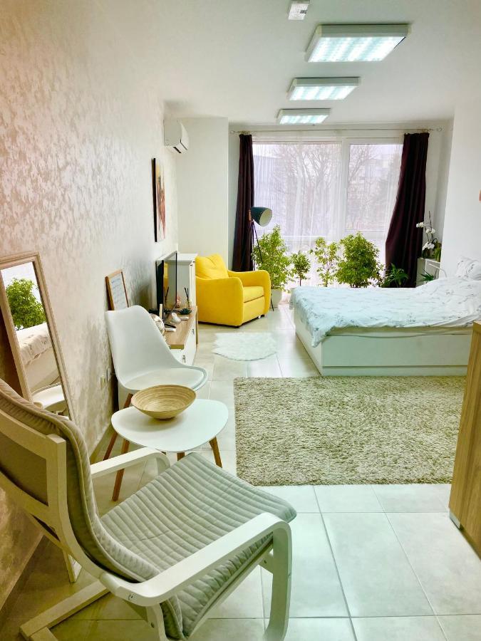 Happy Home Boutique Apartment Burgas Extérieur photo