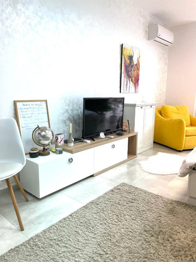 Happy Home Boutique Apartment Burgas Extérieur photo