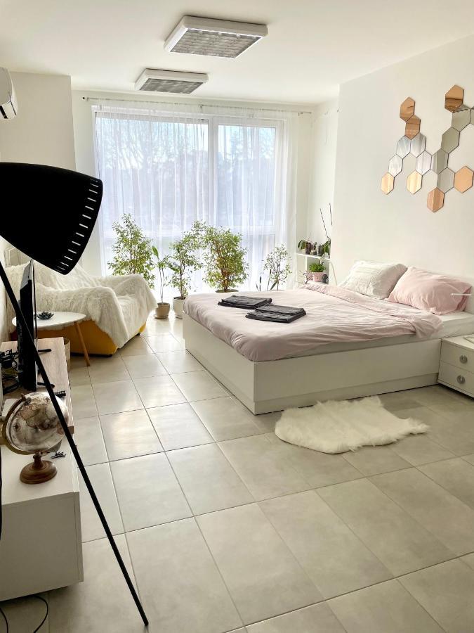 Happy Home Boutique Apartment Burgas Extérieur photo