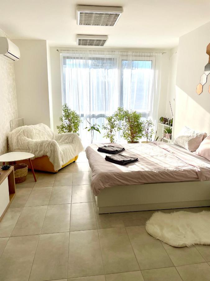 Happy Home Boutique Apartment Burgas Extérieur photo